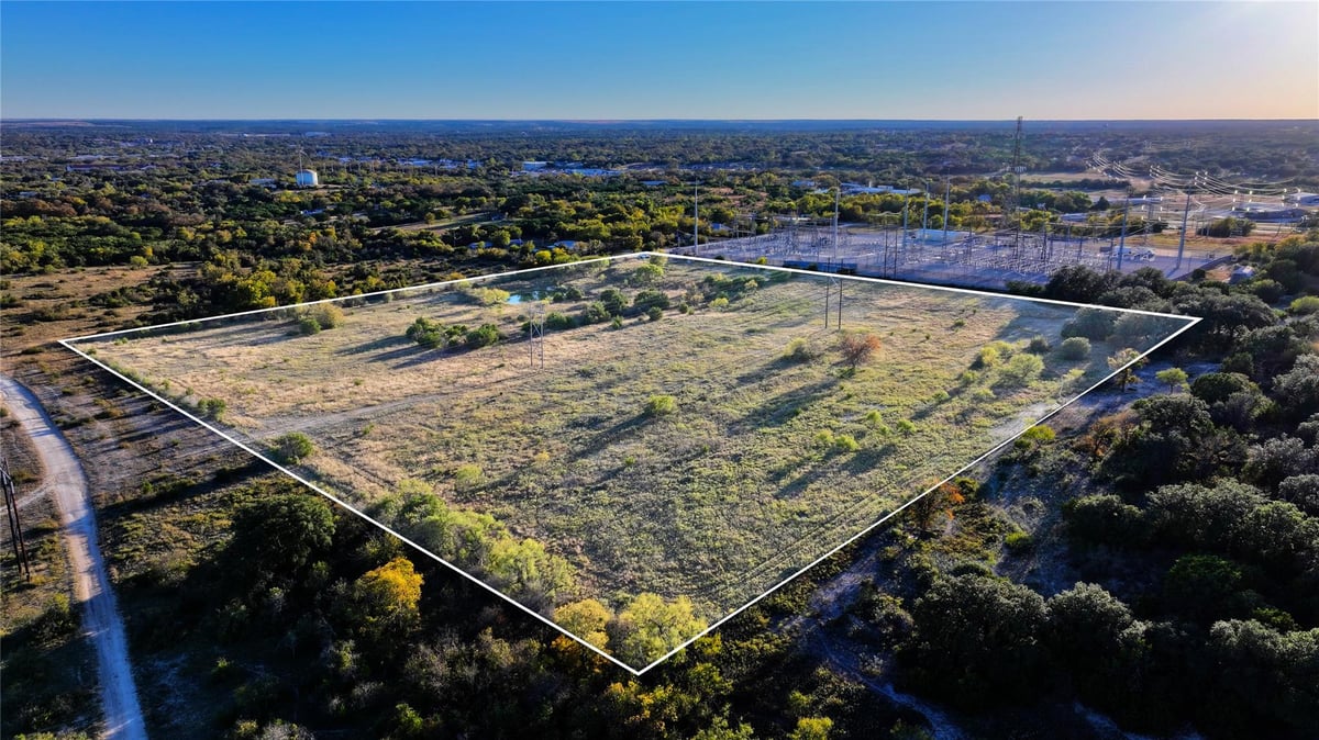 View 275 Cr 3401 in 110 275 Cr 3401 - front exterior - Luxury lot in 110, Lampasas, TX