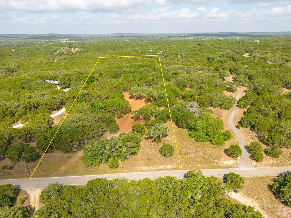 Living area at 275 Deer Run - Deer Run Estates, Wimberley, TX