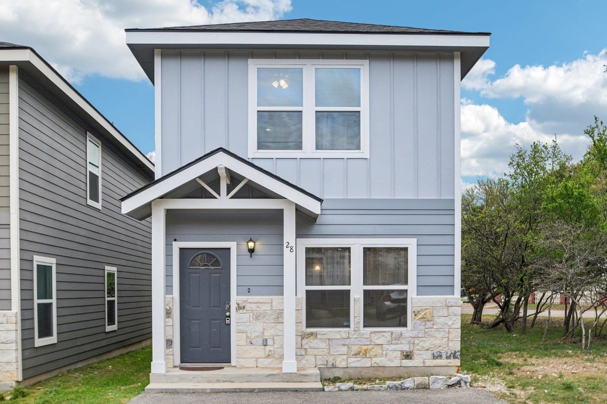 View 28 Deer Ridge RD in Woodcreek Sec 9A 28 Deer Ridge RD - property photo 1 - Luxury home in Woodcreek Sec 9A, Wimberley, TX