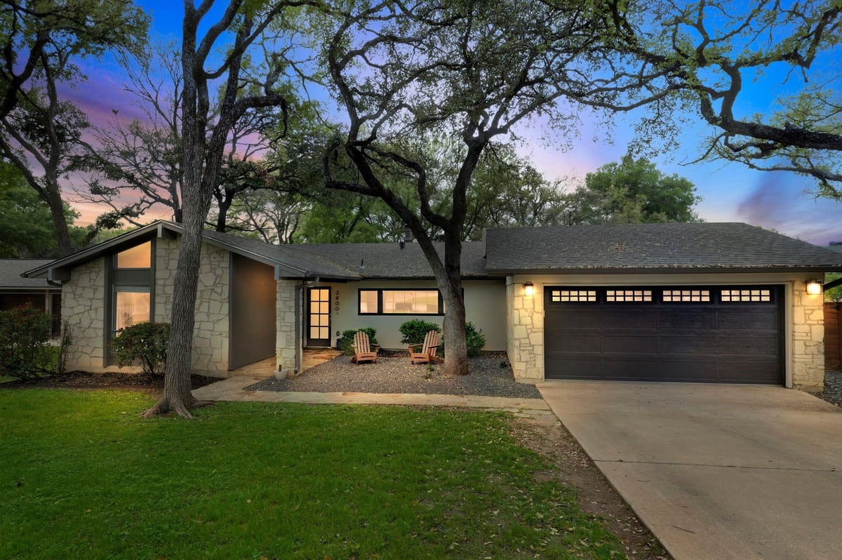 View 2800 Down CV in Horseshoe Bend Sec 02 2800 Down CV - property photo 1 - Luxury home in Horseshoe Bend Sec 02, Austin, TX