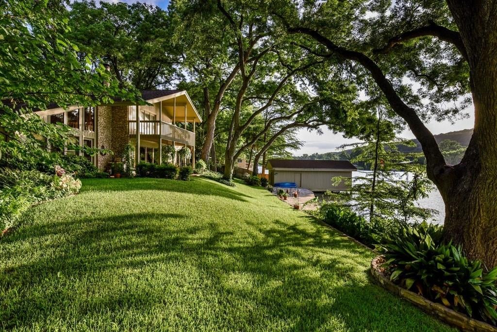 View 2800 Edgewater Dr in Ce-Bar Ranch Lakeview Acres 2800 Edgewater Dr - front exterior - Luxury home in Ce-Bar Ranch Lakeview Acres, Austin, TX