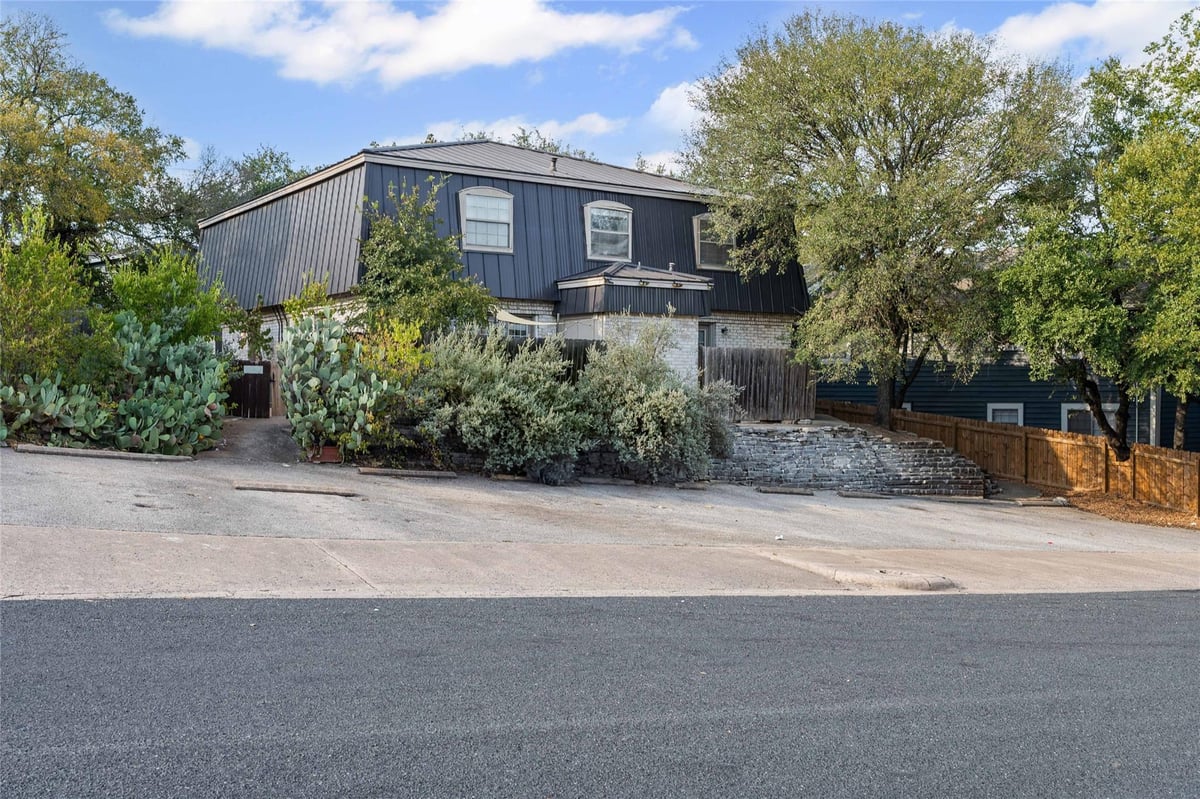 View 2800 Westhill DR Unit #102 in Zilker 2800 Westhill DR Unit #102, photo 1, Zilker, Austin, TX