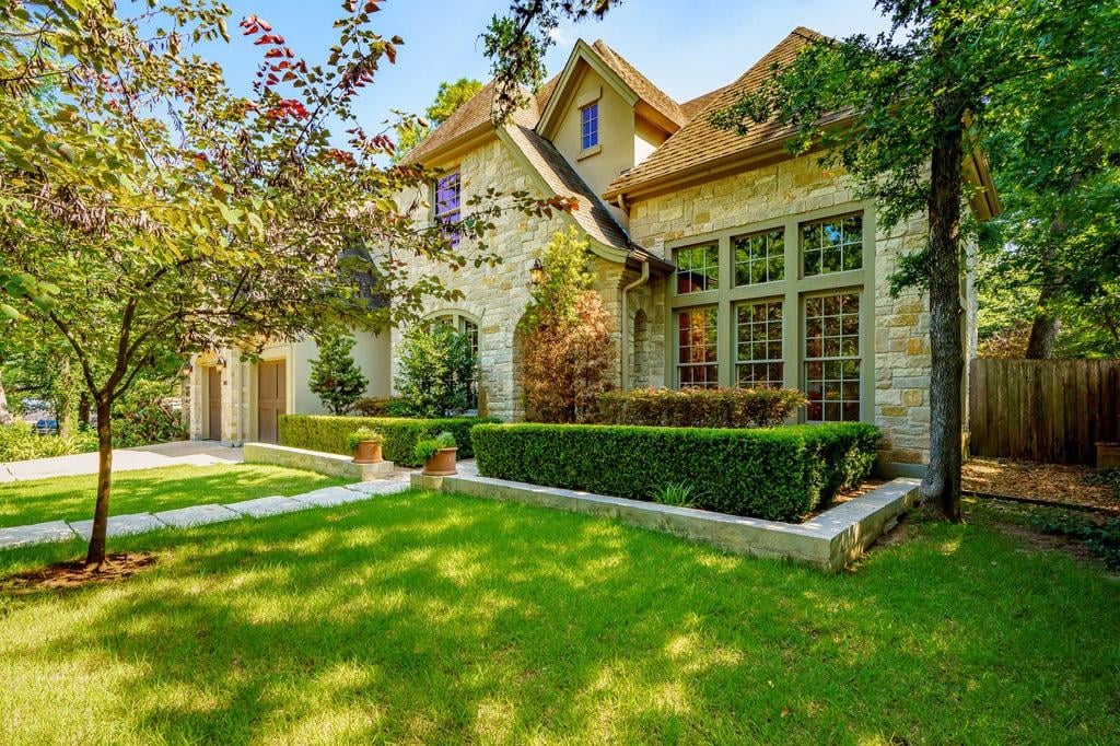 View 2801 Bonnie Rd in Westenfield 01 2801 Bonnie Rd - front exterior - Luxury home in Westenfield 01, Austin, TX