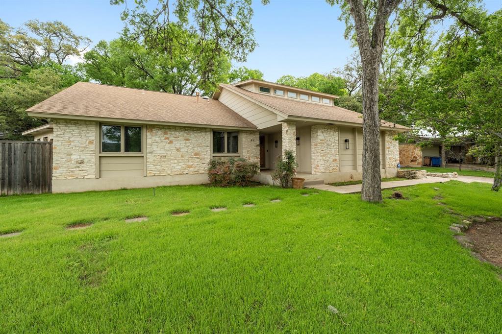 View 2801 Down CV in Horseshoe Bend Sec 2 2801 Down CV - property photo 1 - Luxury home in Horseshoe Bend Sec 2, Austin, TX