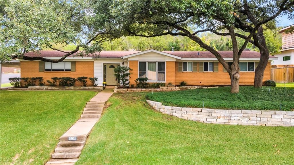 View 2801 Oakhaven Dr in Barton Hills Sec 01 2801 Oakhaven Dr - front exterior - Luxury home in Barton Hills Sec 01, Austin, TX