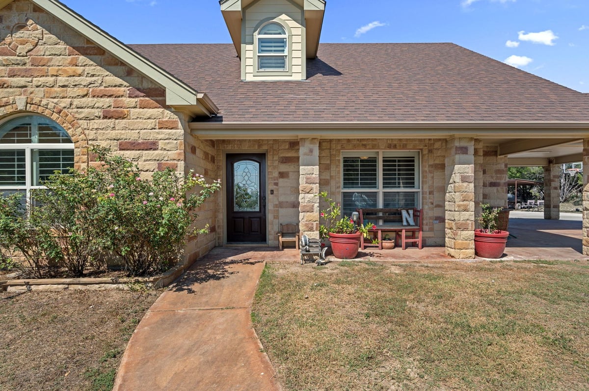 Kitchen at 2804 County Road 1045 - 5 bed 3 bath home