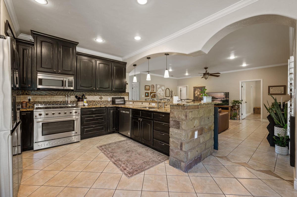 Primary bedroom at 2804 County Road 1045 - 5 bed 3 bath home