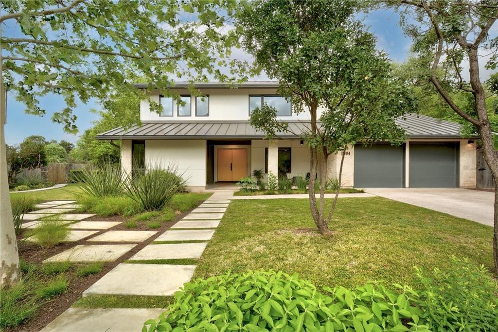 View 2804 Horseshoe Bend Cv in Horseshoe Bend Sec 03 Amd 2804 Horseshoe Bend Cv - front exterior - Luxury home in Horseshoe Bend Sec 03 Amd, Austin, TX
