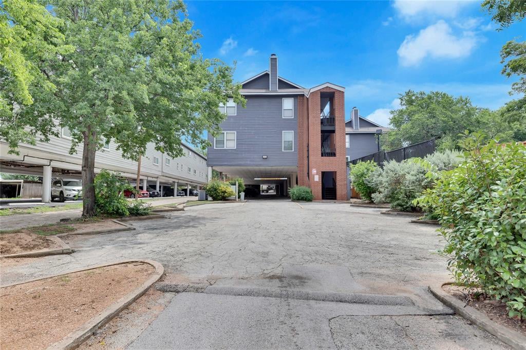View 2804 Rio Grande ST Unit #201 in Westview Condo 2804 Rio Grande ST Unit #201 - property photo 1 - Luxury home in Westview Condo, Austin, TX