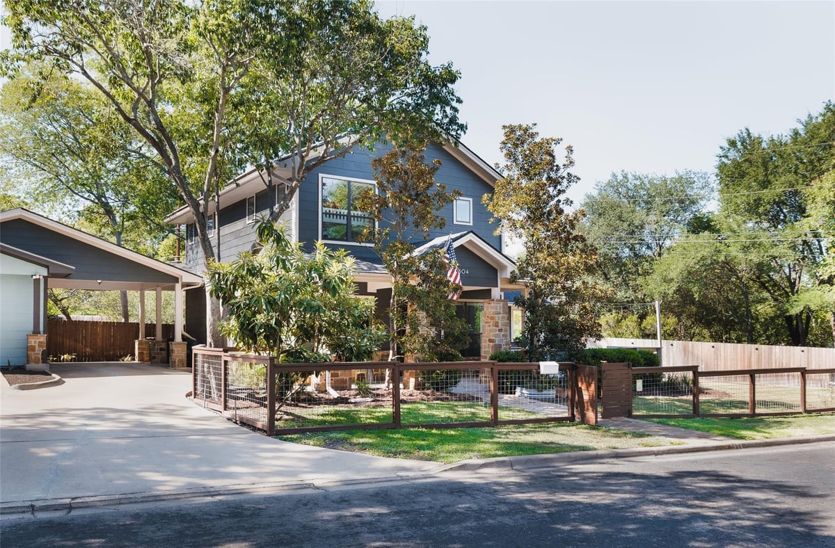 View 2804 Wilson ST Unit #B in Sacramento Street Condo Amd 2804 Wilson ST Unit #B - property photo 1 - Luxury home in Sacramento Street Condo Amd, Austin, TX