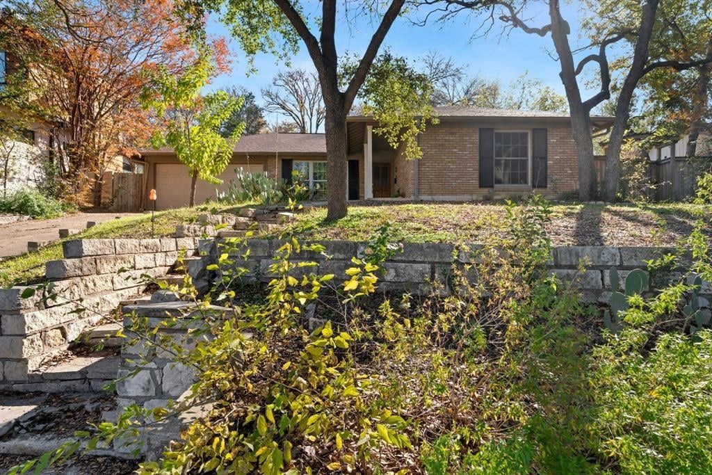 View 2805 Oakhaven Dr in Barton Hills Sec 01 2805 Oakhaven Dr - front exterior - Luxury home in Barton Hills Sec 01, Austin, TX