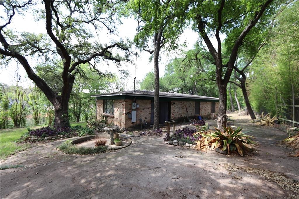 View 2806 Geraghty Ave in Green Acres 2806 Geraghty Ave - front exterior - Luxury home in Green Acres, Austin, TX