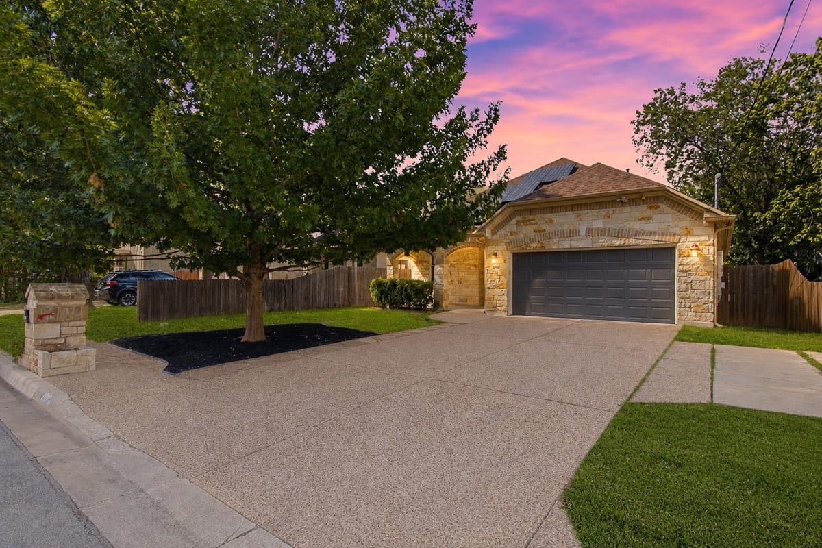 View 2806 Prado ST in Chernosky 12 2806 Prado ST - front exterior - Luxury home in Chernosky 12, Austin, TX