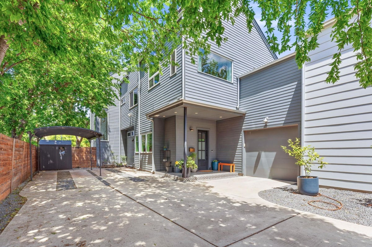 2806 W 44th St Unit #B - front exterior - Luxury home in Highland Park, Austin, TX