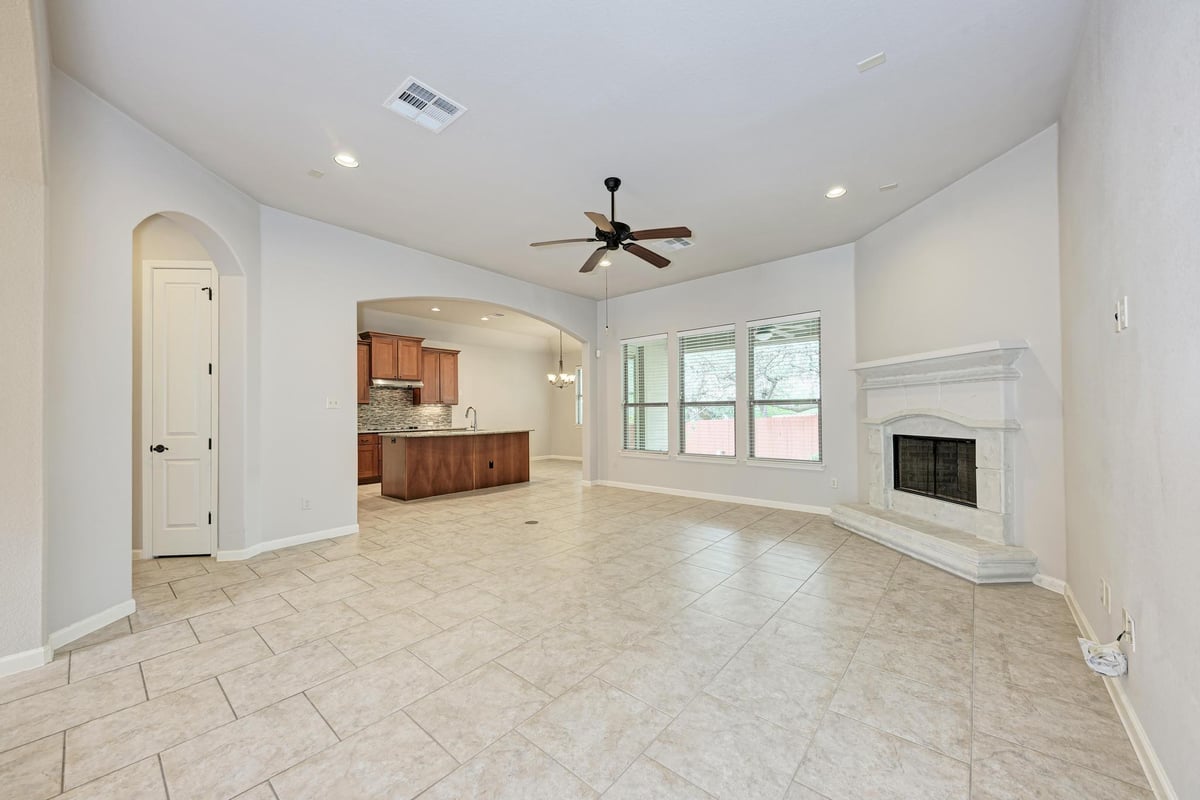 Living area at 2809 Bellamy Cir - 3 bed 2 bath home