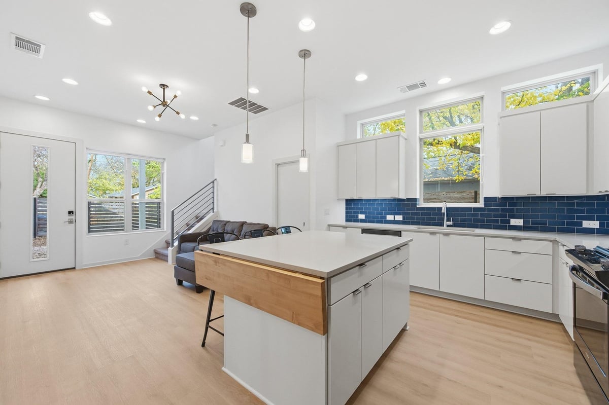 View 2811 Garwood St Unit #A in Chernosky 11 2811 Garwood St Unit #A - front exterior - Luxury home in Chernosky 11, Austin, TX