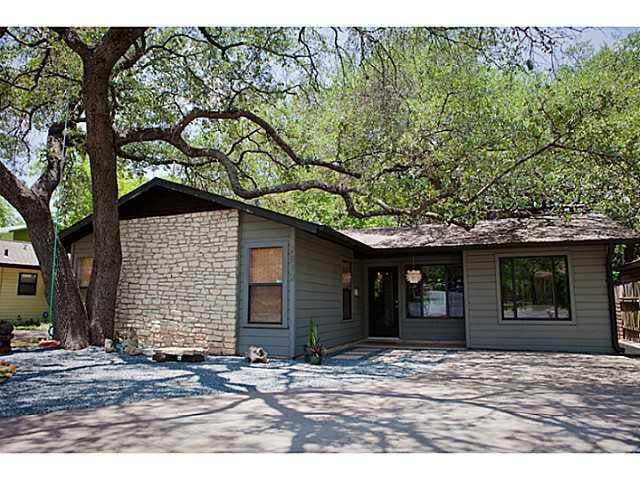 View 2812 Brinwood AVE in Brinwood Sec 03 2812 Brinwood AVE - front exterior - Luxury home in Brinwood Sec 03, Austin, TX