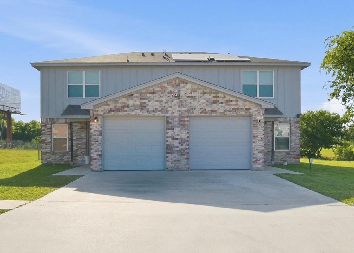 View 2813 Leroy CIR Unit #A and #B in Loma Vista Estates Ph Three 2813 Leroy CIR Unit #A and #B - front exterior - Luxury home in Loma Vista Estates Ph Three, Killeen, TX