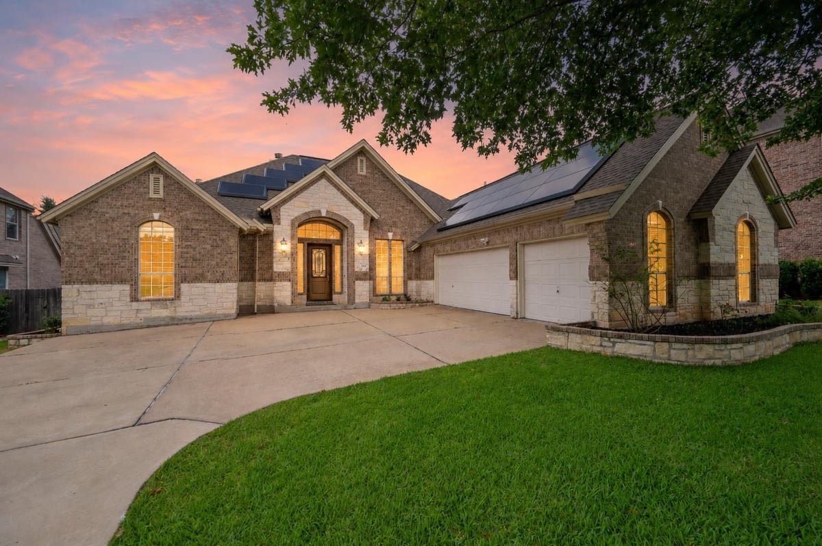 View 2821 Cool River LOOP in Lake Forest 02 Village 01 2821 Cool River LOOP - front exterior - Luxury home in Lake Forest 02 Village 01, Round Rock, TX