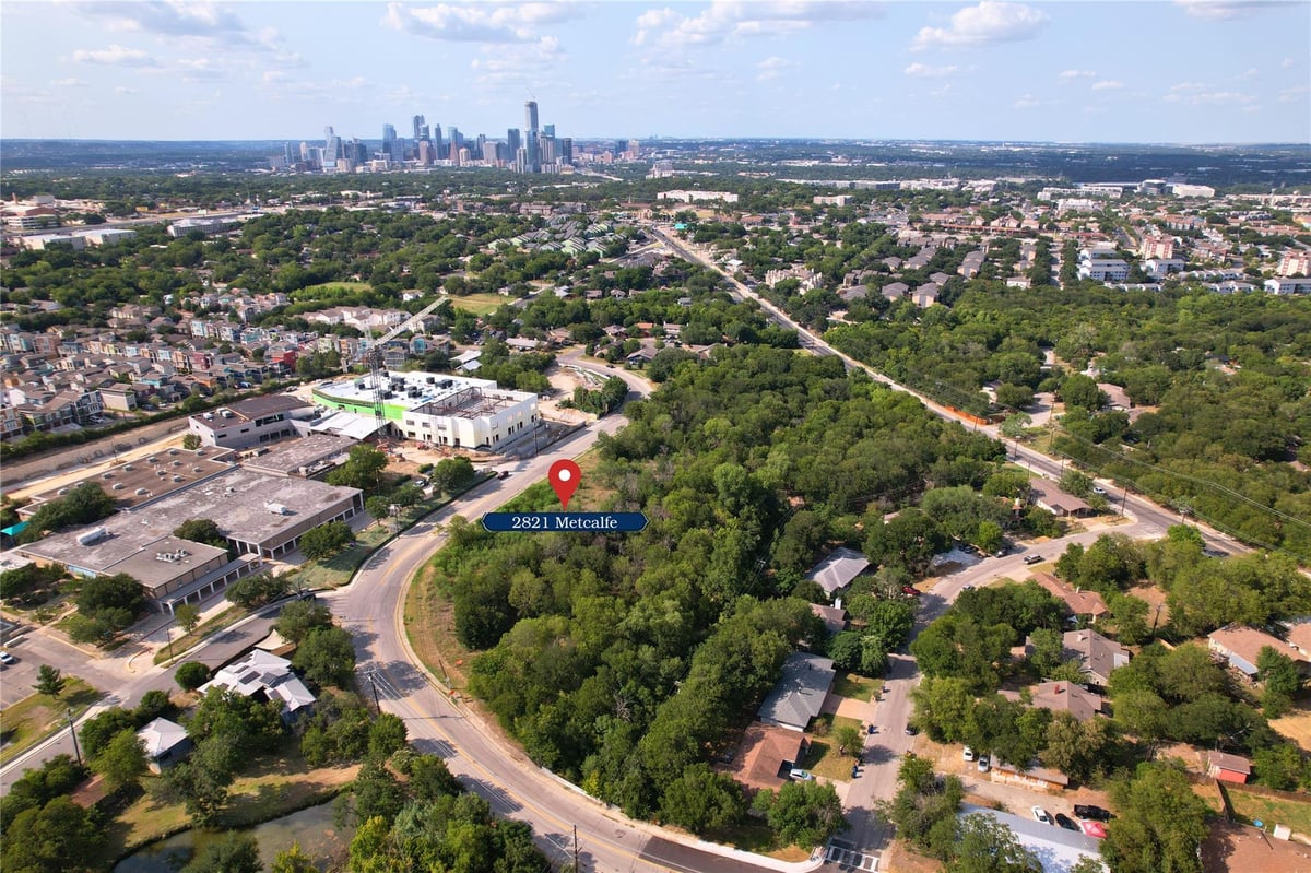 View 2821 Metcalfe RD in Brook Hollow Add Sec 02 2821 Metcalfe RD - property photo 1 - Luxury lot in Brook Hollow Add Sec 02, Austin, TX
