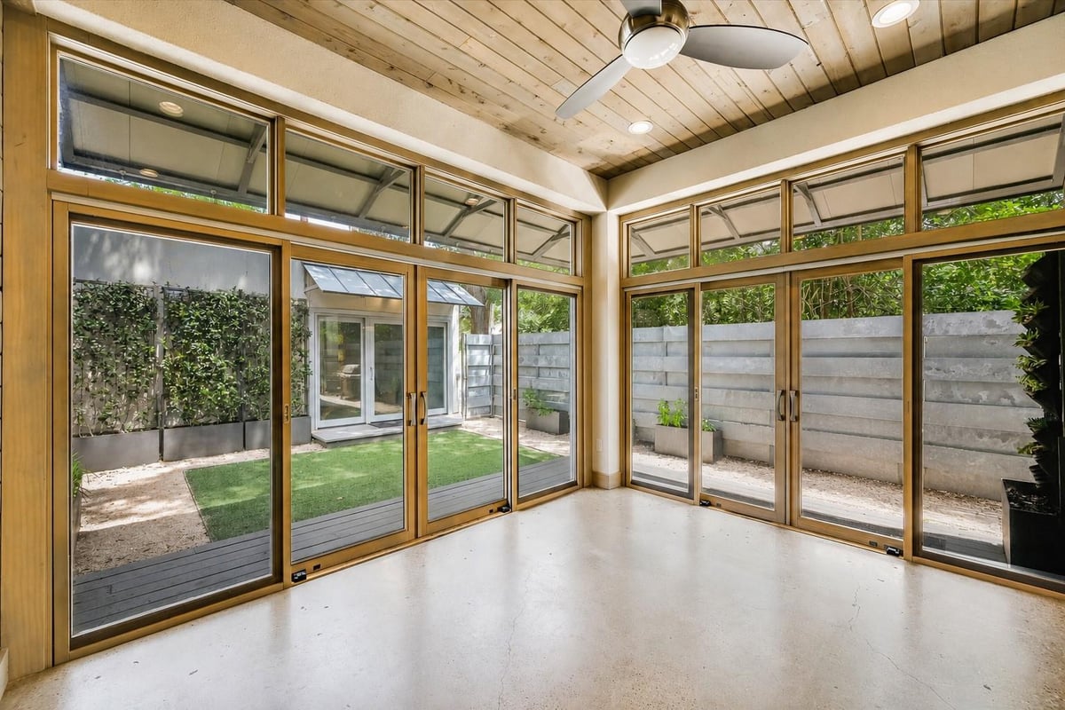 View 2822 Wooldridge DR Unit #B in Pemberton Heights 2822 Wooldridge DR Unit #B - front exterior - Luxury home in Pemberton Heights, Austin, TX