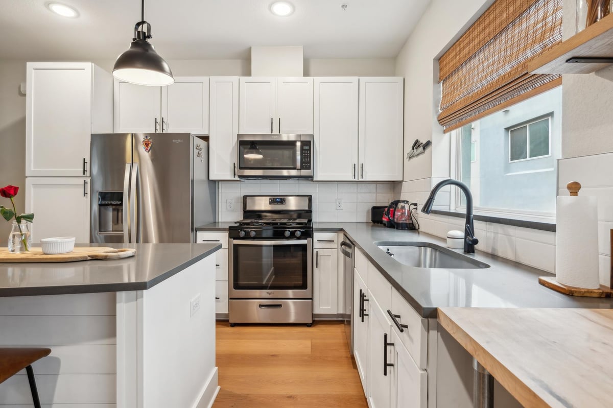 2827 Manor RD Unit #3104 - front exterior - Luxury home in Roseville on Manor, Austin, TX