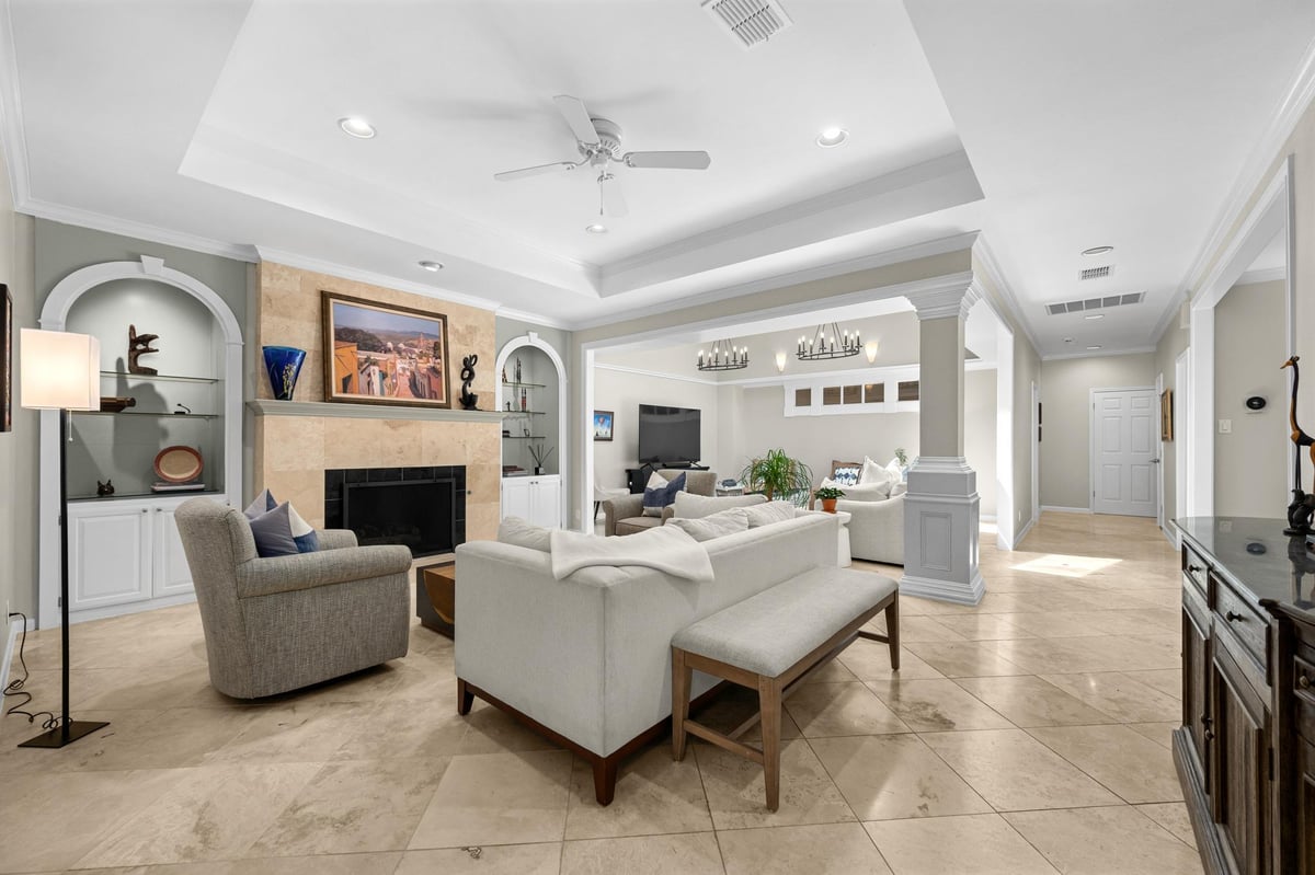 View 2838 Montebello RD Unit #D18 in Treemont Park Amd 2838 Montebello RD Unit #D18 - front exterior - Luxury home in Treemont Park Amd, Austin, TX