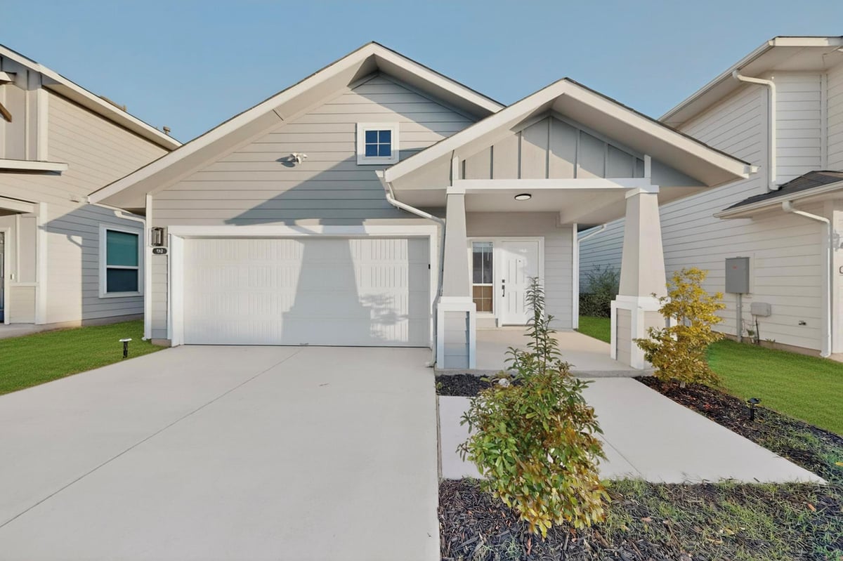 Living area at 284 Delta Crst - 3 bed 2 bath home