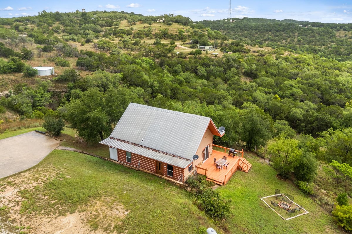 28537 Paradise Manor Dr - front exterior - Luxury home in Cornelius Lane, Marble Falls, TX