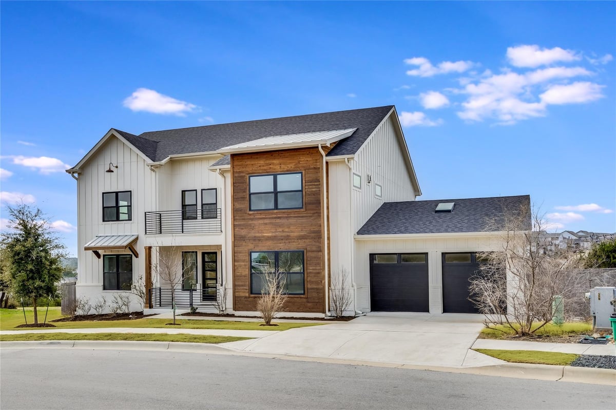 288 Smoke Tree Cir - front exterior - Luxury home in Headwaters At Barton Creek Ph 2, Dripping Springs, TX