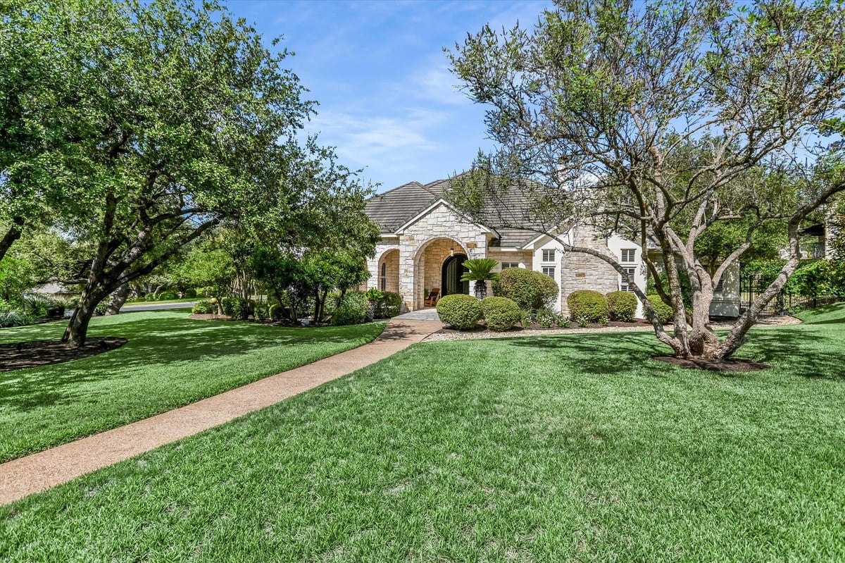 View 2901 Maravillas LOOP in Barton Creek Sec G Ph 01 2901 Maravillas LOOP - front exterior - Luxury home in Barton Creek Sec G Ph 01, Austin, TX