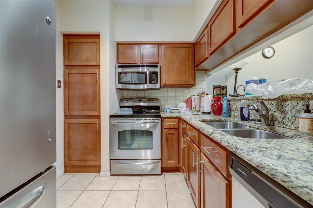 Living area at 2901 San Jacinto Blvd Unit #204 - 1 bed 1 bath home