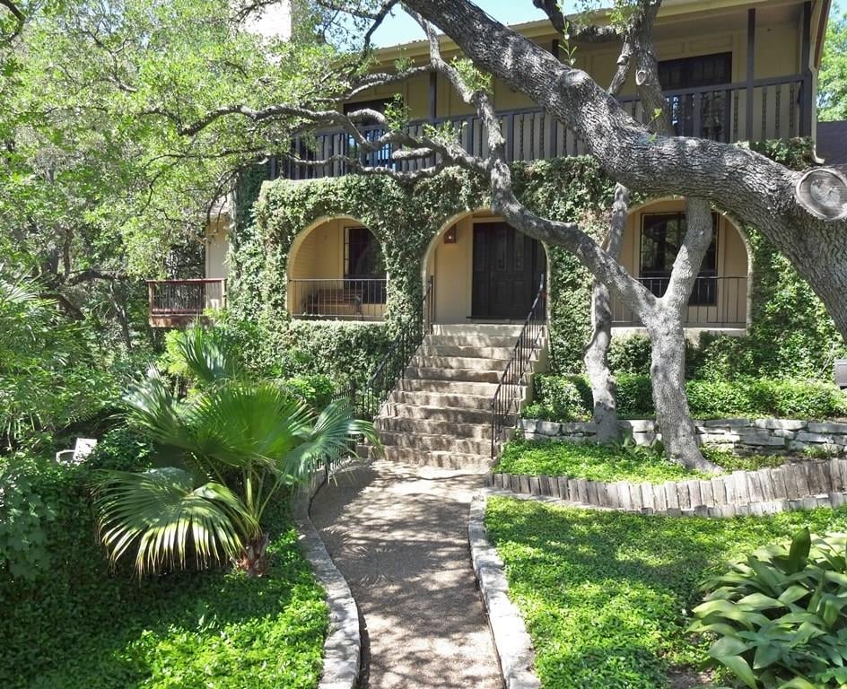 View 2902 Northwood Rd in Tarrytown 2902 Northwood Rd - property photo 1 - Luxury home in Tarrytown, Austin, TX
