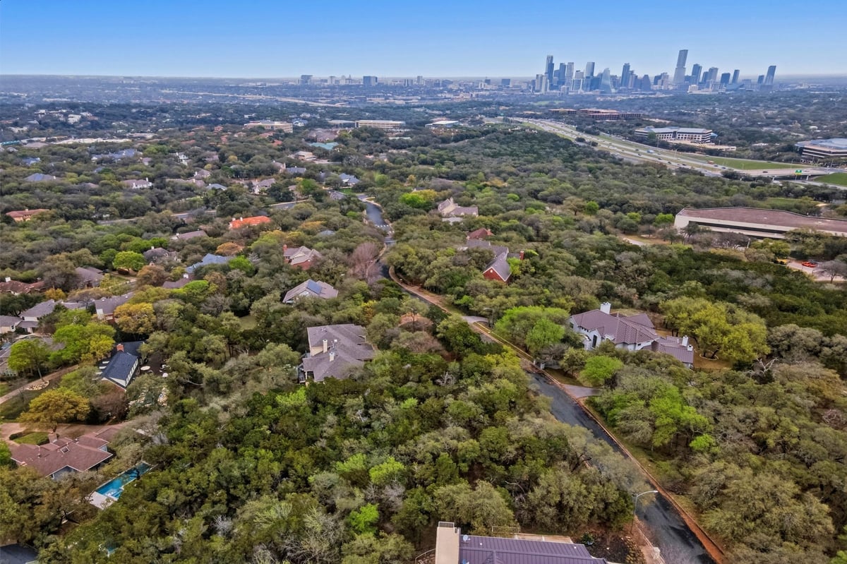 View 2904 Regents Park in Treemont Ph A Sec 01 2904 Regents Park - front exterior - Luxury lot in Treemont Ph A Sec 01, Austin, TX