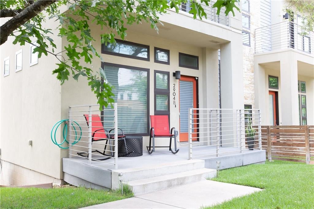 View 2904 S 5th St Unit #B in Denizen Condominiums 2904 S 5th St Unit #B - front exterior - Luxury home in Denizen Condominiums, Austin, TX