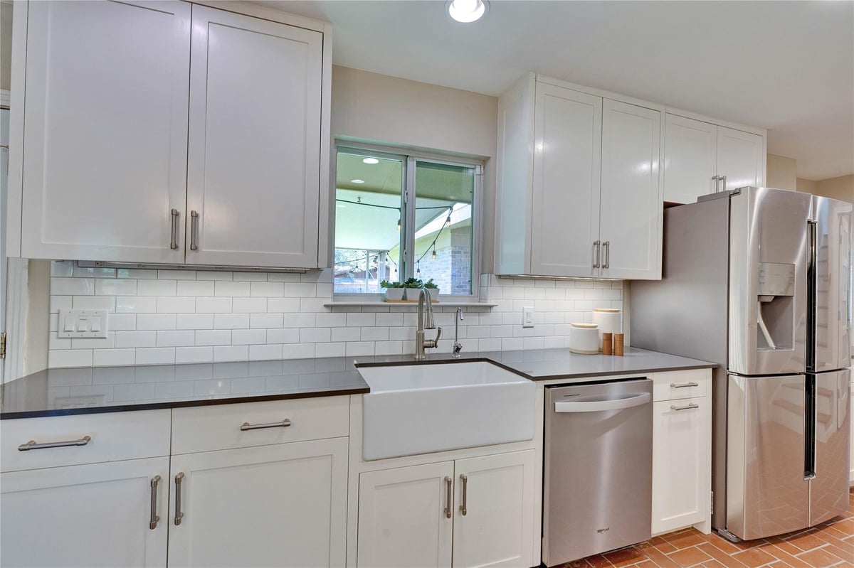 Primary bedroom at 2905 Greenlawn Pkwy - 5 bed 4 bath home
