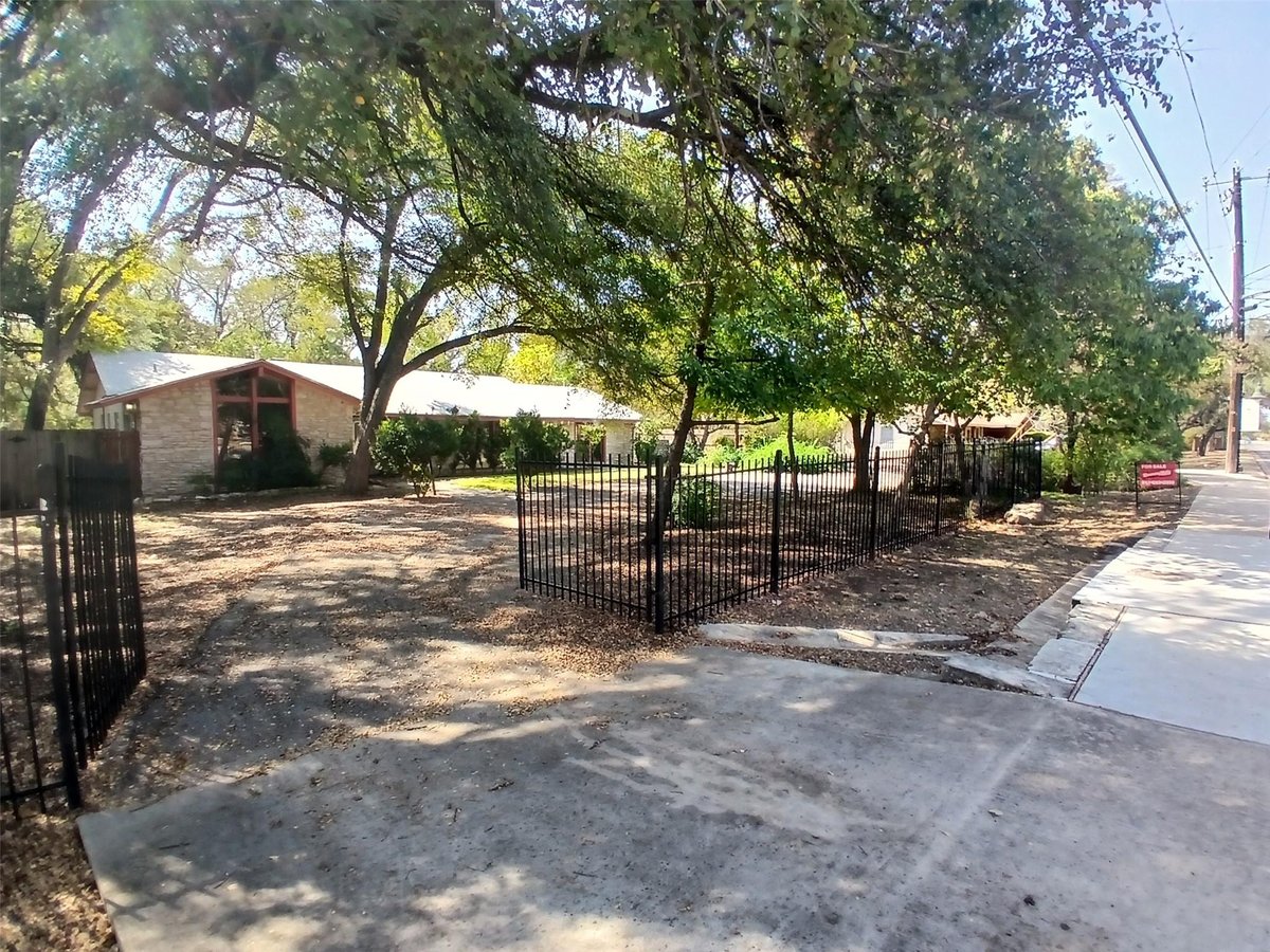 View 2905 Jones Rd in Bissell T 2905 Jones Rd - front exterior - Luxury home in Bissell T, Sunset Valley, TX