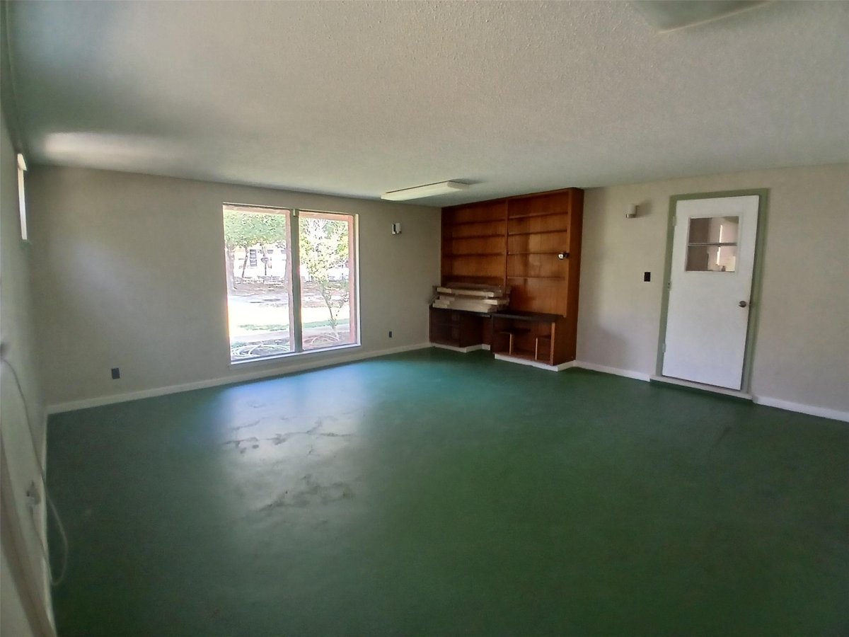 Primary bedroom at 2905 Jones Rd - 2 bed 2 bath home