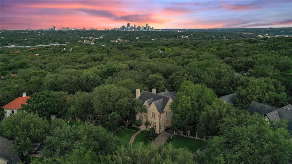View 2905 Sparkling Brook LN in Westview On Lake Austin Ph C 2905 Sparkling Brook LN - property photo 1 - Luxury home in Westview On Lake Austin Ph C, Austin, TX