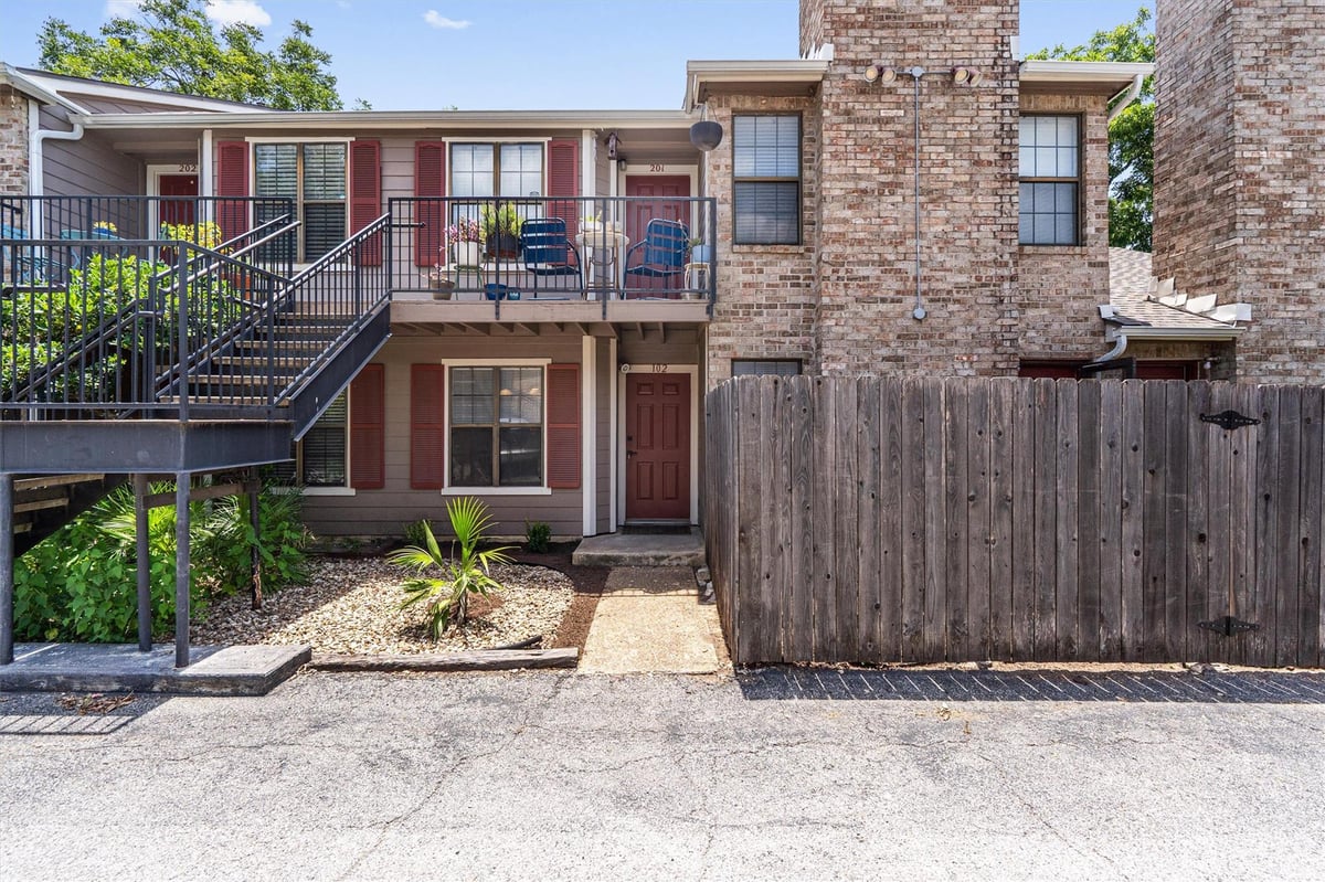 View 2907 Pearl ST Unit #102 in Pearl Street Condo Ph 01 2907 Pearl ST Unit #102 - front exterior - Luxury home in Pearl Street Condo Ph 01, Austin, TX