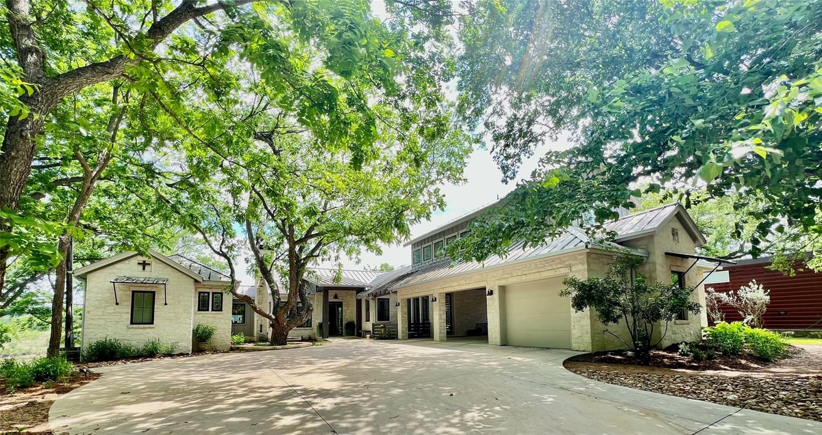 View 2908 Flite Acres Rd in Flite Acres East Sec 1 2908 Flite Acres Rd - front exterior - Luxury home in Flite Acres East Sec 1, Wimberley, TX