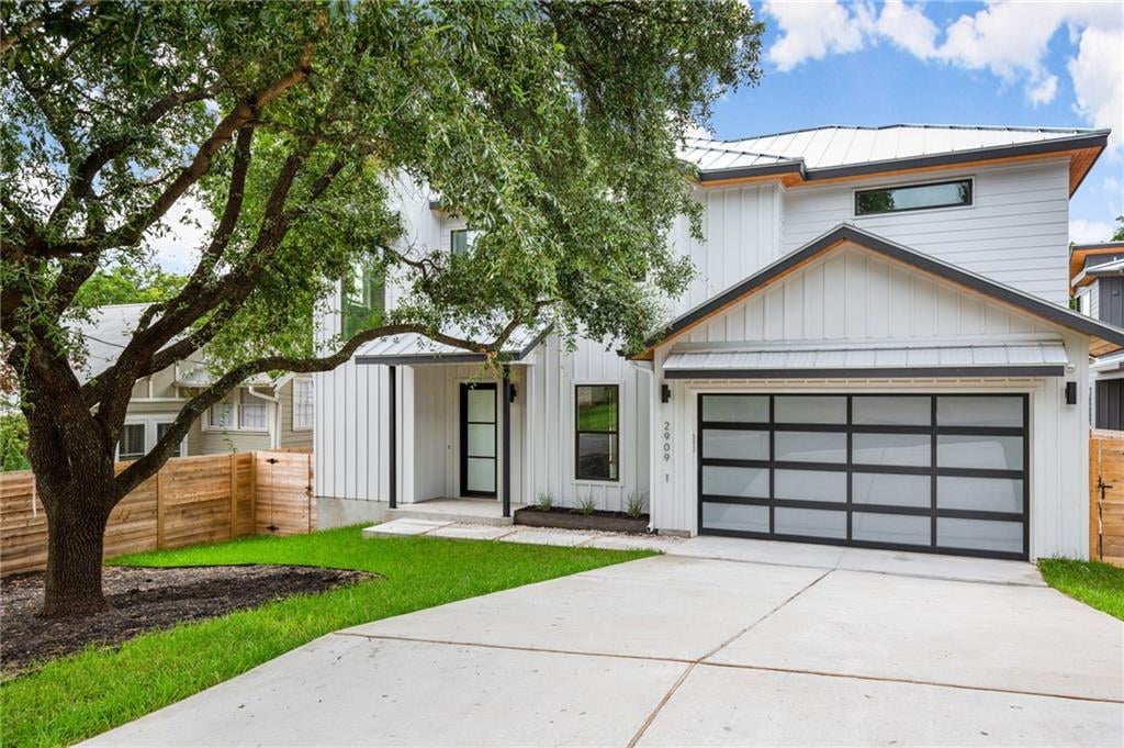 View 2909 Oak Crest Ave Unit #1 in Oak Ridge Heights Sec 03 2909 Oak Crest Ave Unit #1 - property photo 1 - Luxury home in Oak Ridge Heights Sec 03, Austin, TX