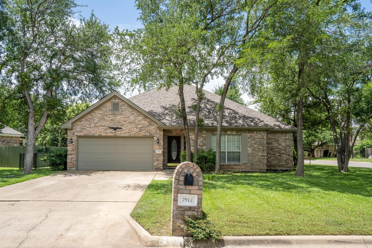 View 2912 Brandy LN in River Bend Unit 05 Ph 01 2912 Brandy LN - front exterior - Luxury home in River Bend Unit 05 Ph 01, Georgetown, TX