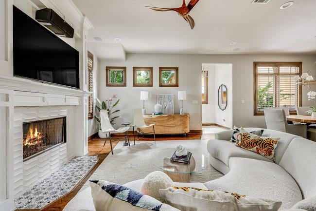 2913 Cherry Ln Unit #A - front exterior - Luxury home in Cherry Lane City Homes Condo, Austin, TX