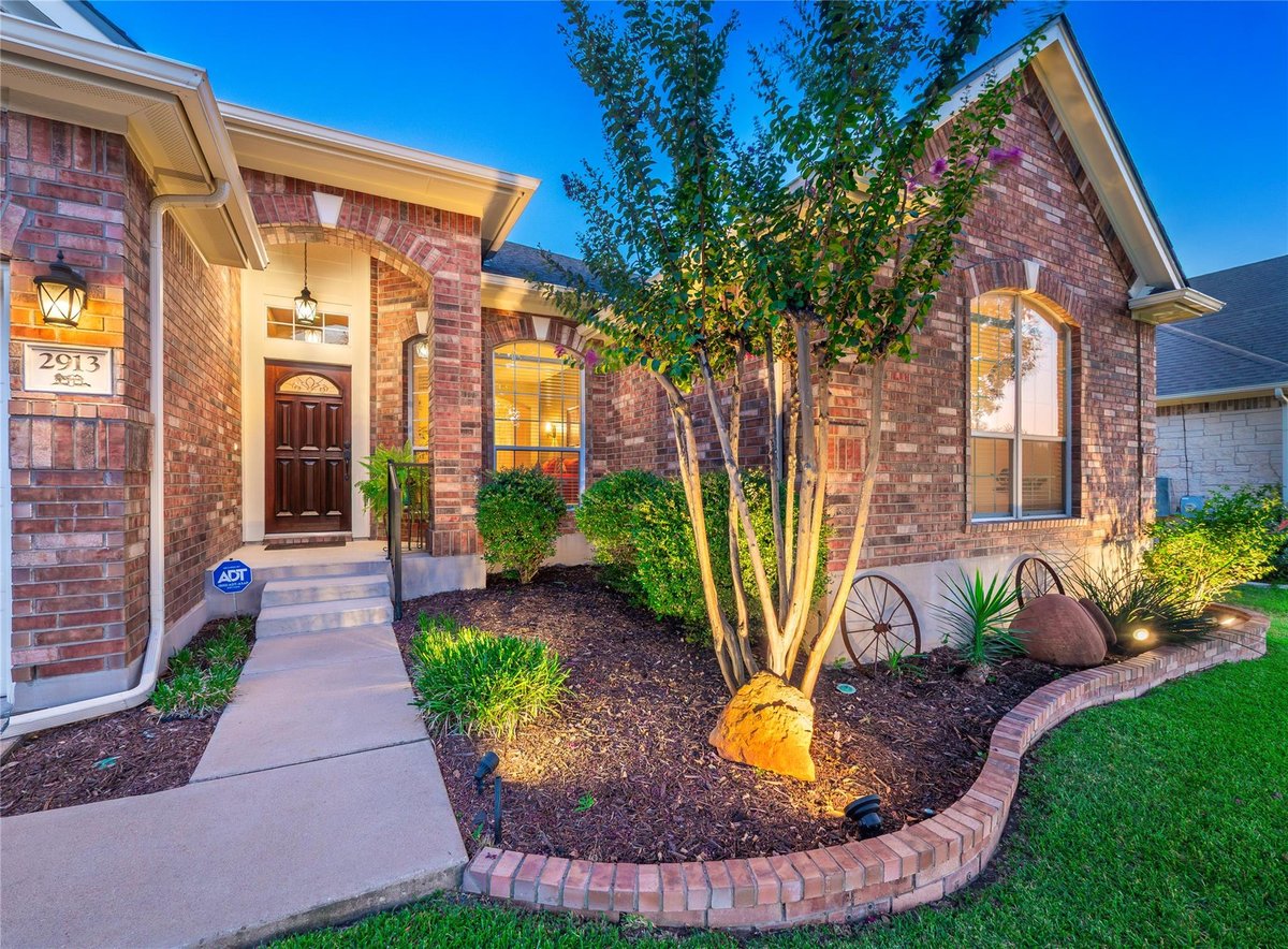 View 2913 Clinton PL in Estates At Settlers Park Sec 2 2913 Clinton PL - front exterior - Luxury home in Estates At Settlers Park Sec 2, Round Rock, TX