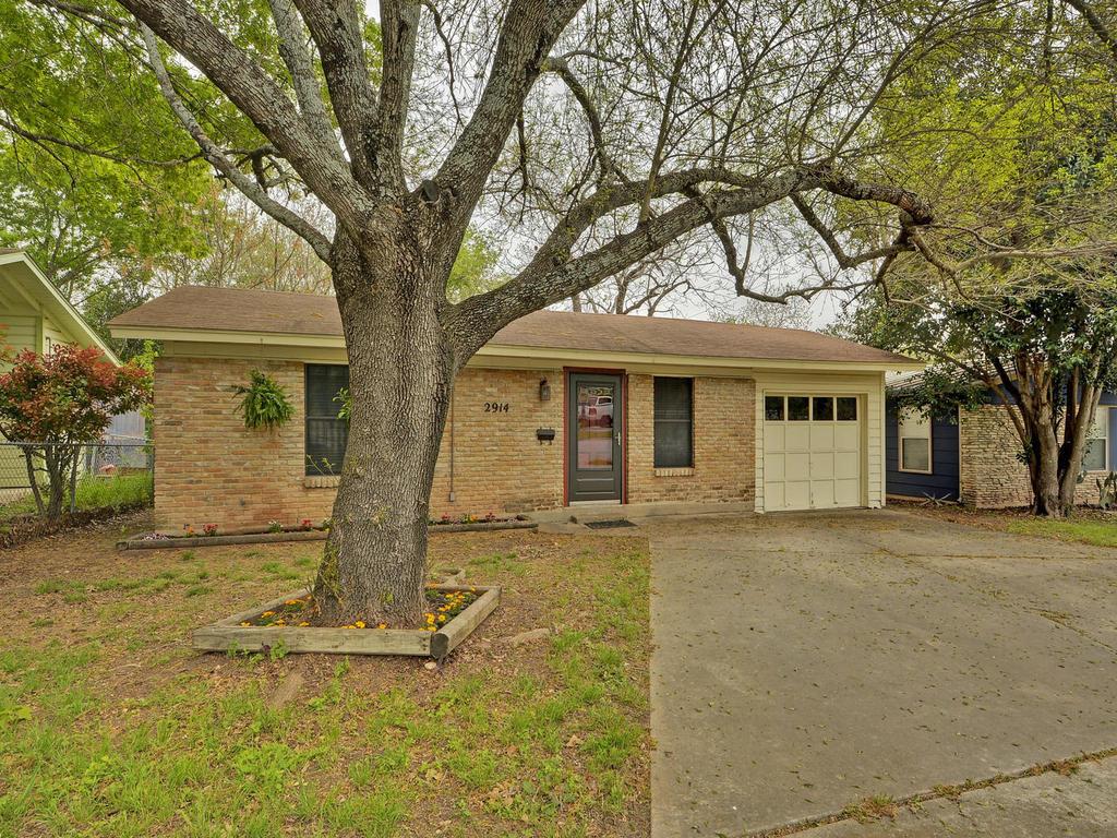 View 2914 Brinwood Ave in Brinwood Sec 03 2914 Brinwood Ave - front exterior - Luxury home in Brinwood Sec 03, Austin, TX