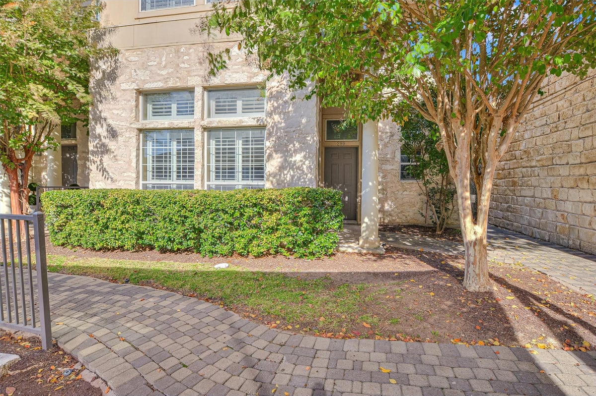 Living area at 2918 Ranch Road 620 N Unit #299 - 4 bed 4 bath home