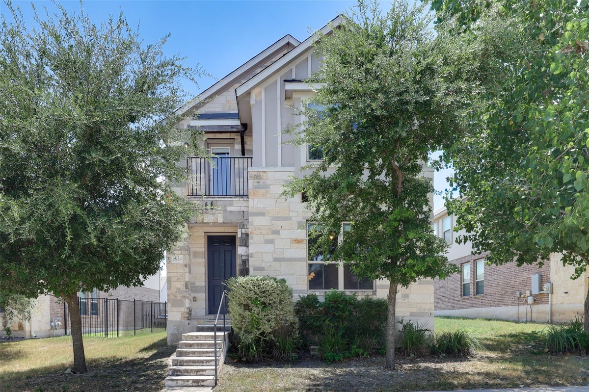 View 2929 Harvester LN in Northfields Ph 2 2929 Harvester LN - property photo 1 - Luxury home in Northfields Ph 2, Round Rock, TX