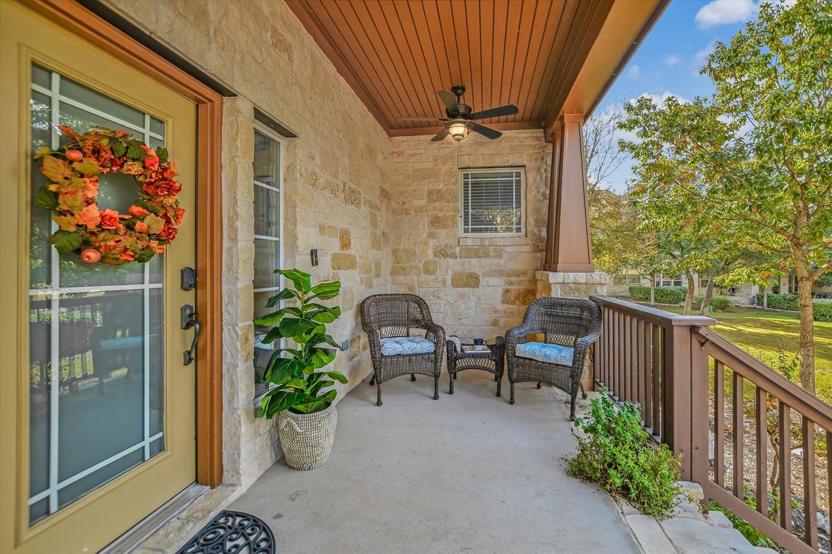 Living area at 2930 Grand Oaks Loop Unit #2004 - 4 bed 4 bath home