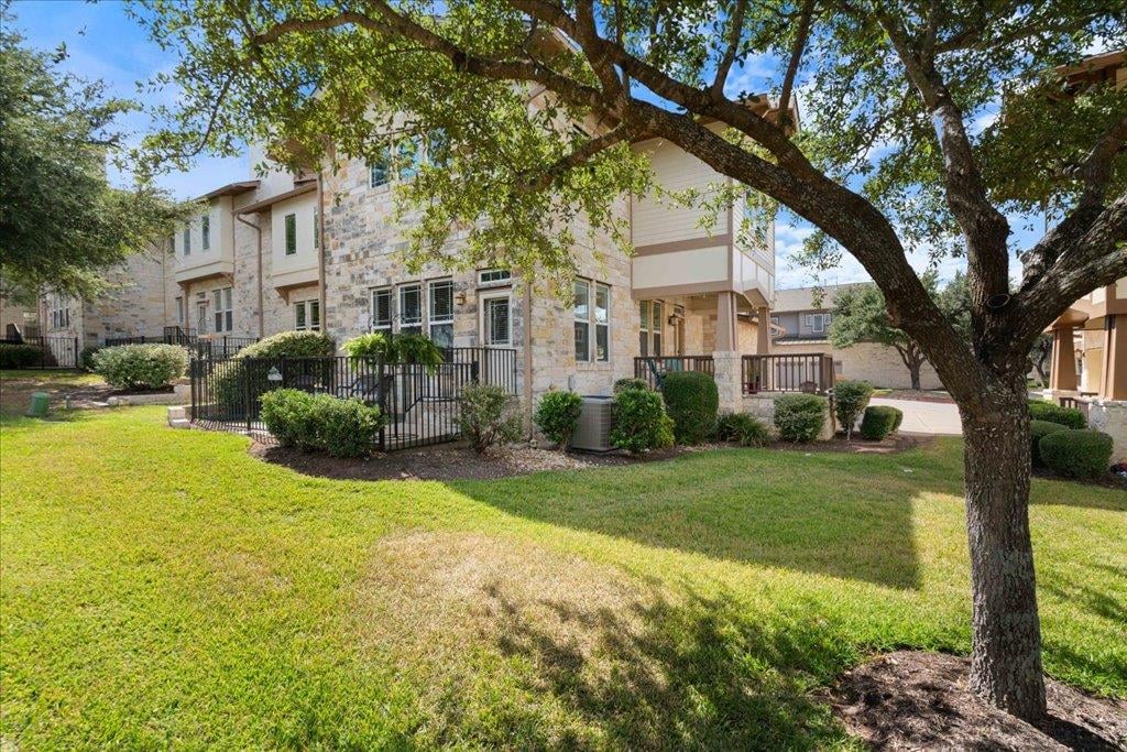 View 2930 Grand Oaks Loop Unit #604 in Sunset Ridge 2930 Grand Oaks Loop Unit #604 - property photo 1 - Luxury home in Sunset Ridge, Cedar Park, TX